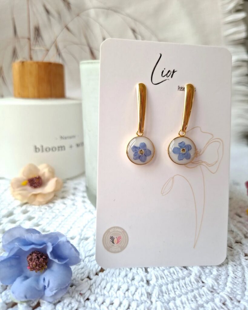 Boucles d'oreilles en fleurs séchées créées par Lior